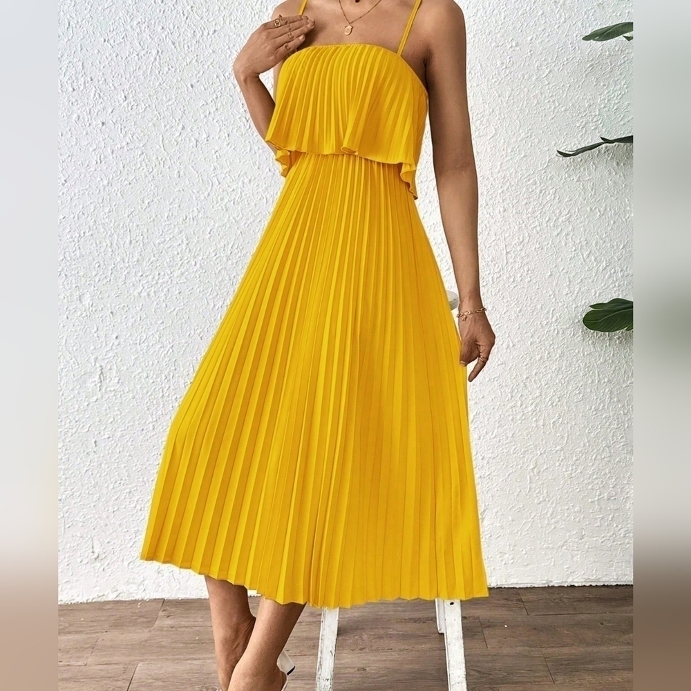 Solid Color Pleated Woven Sling Dress For Summer - Picture 3 of 5